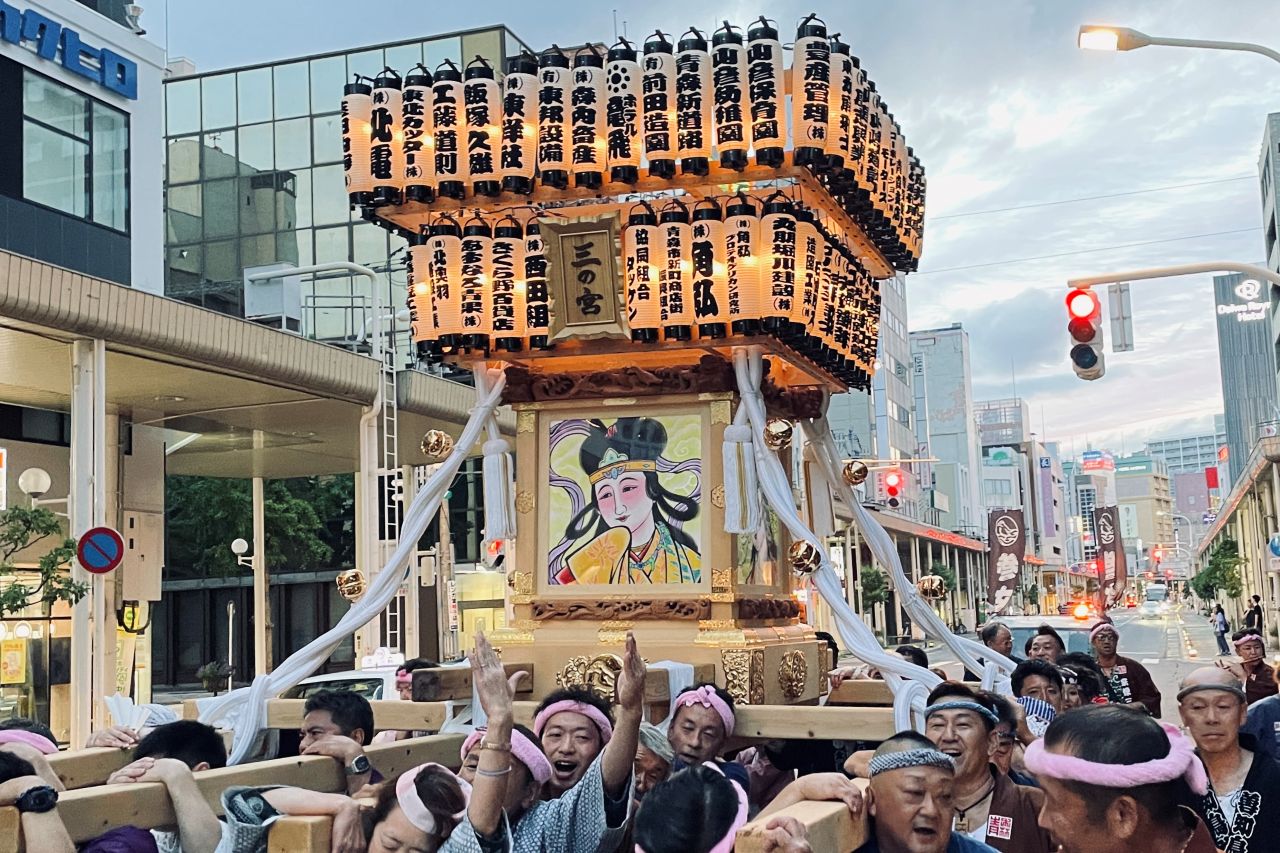善知鳥神社の三之宮神輿